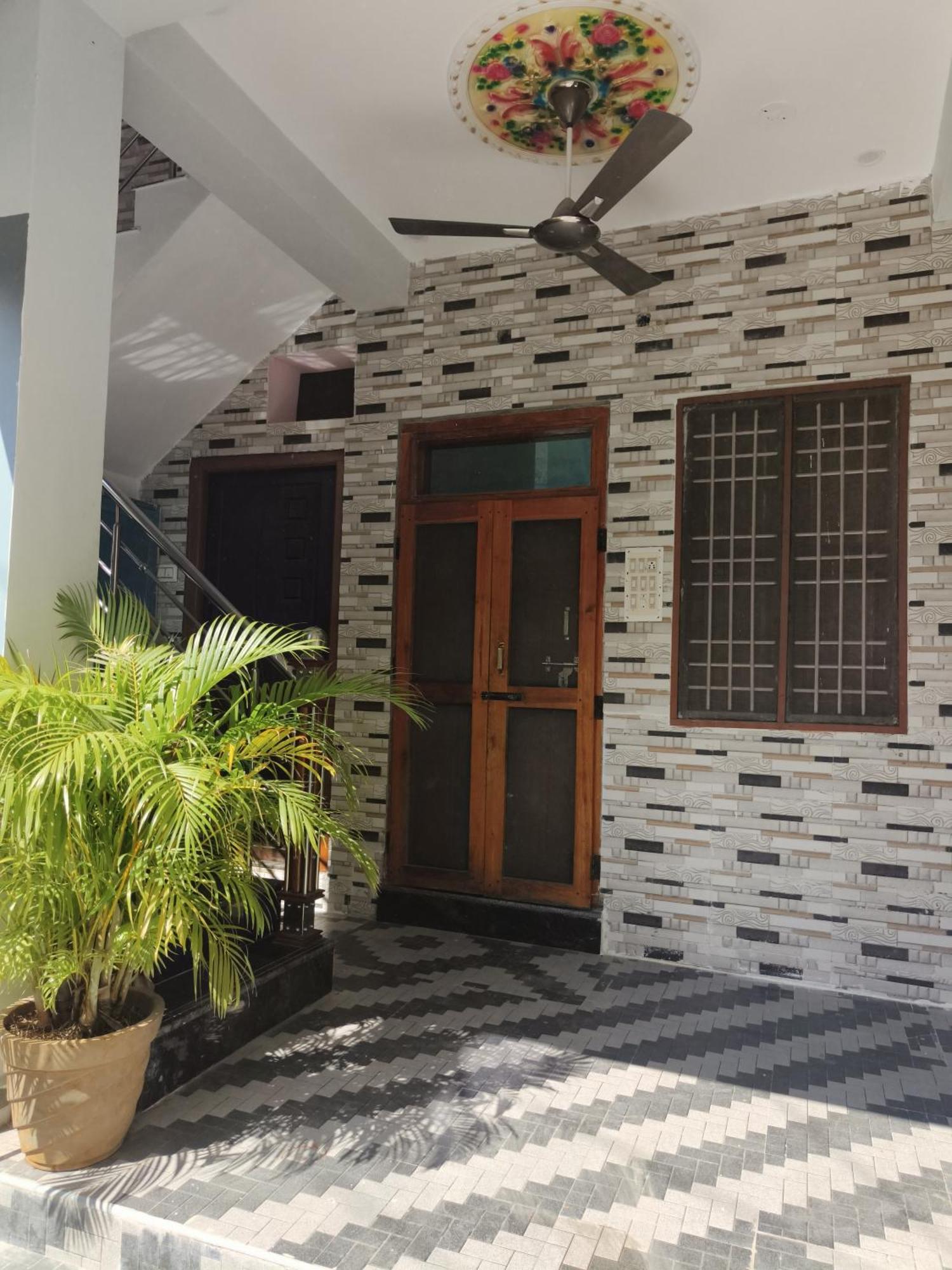 Liya Guest House Tiruvannāmalai Buitenkant foto