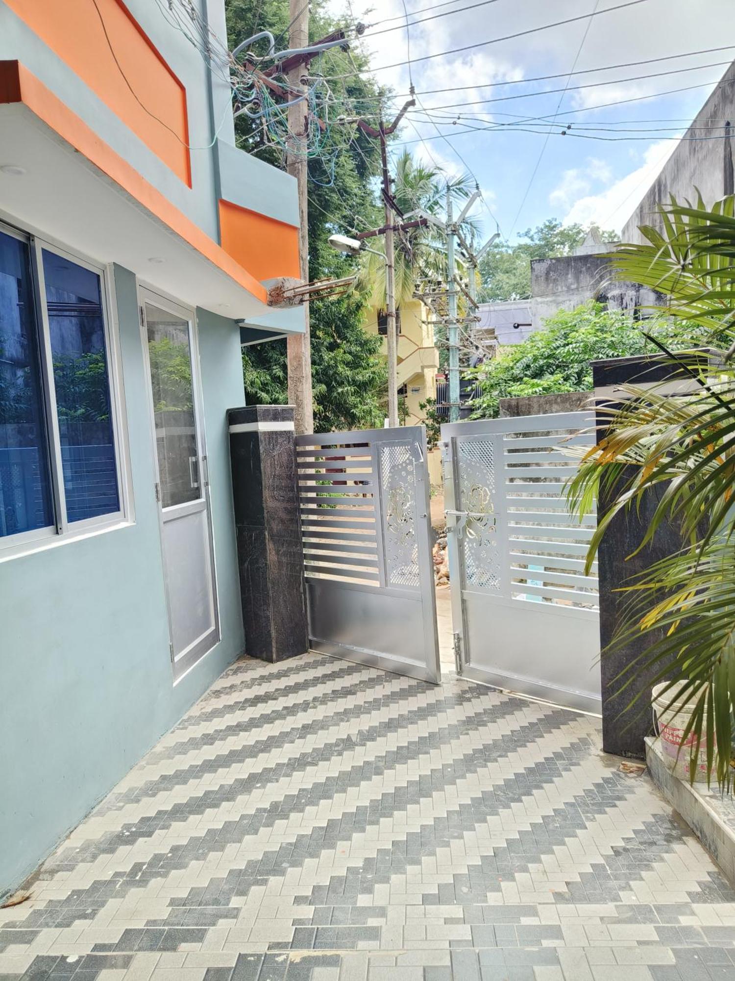 Liya Guest House Tiruvannāmalai Buitenkant foto