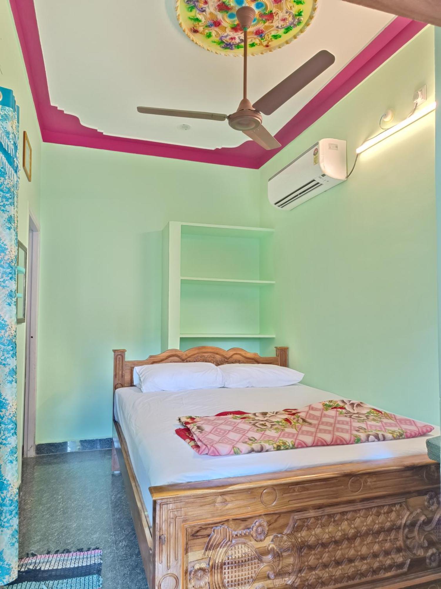 Liya Guest House Tiruvannāmalai Buitenkant foto