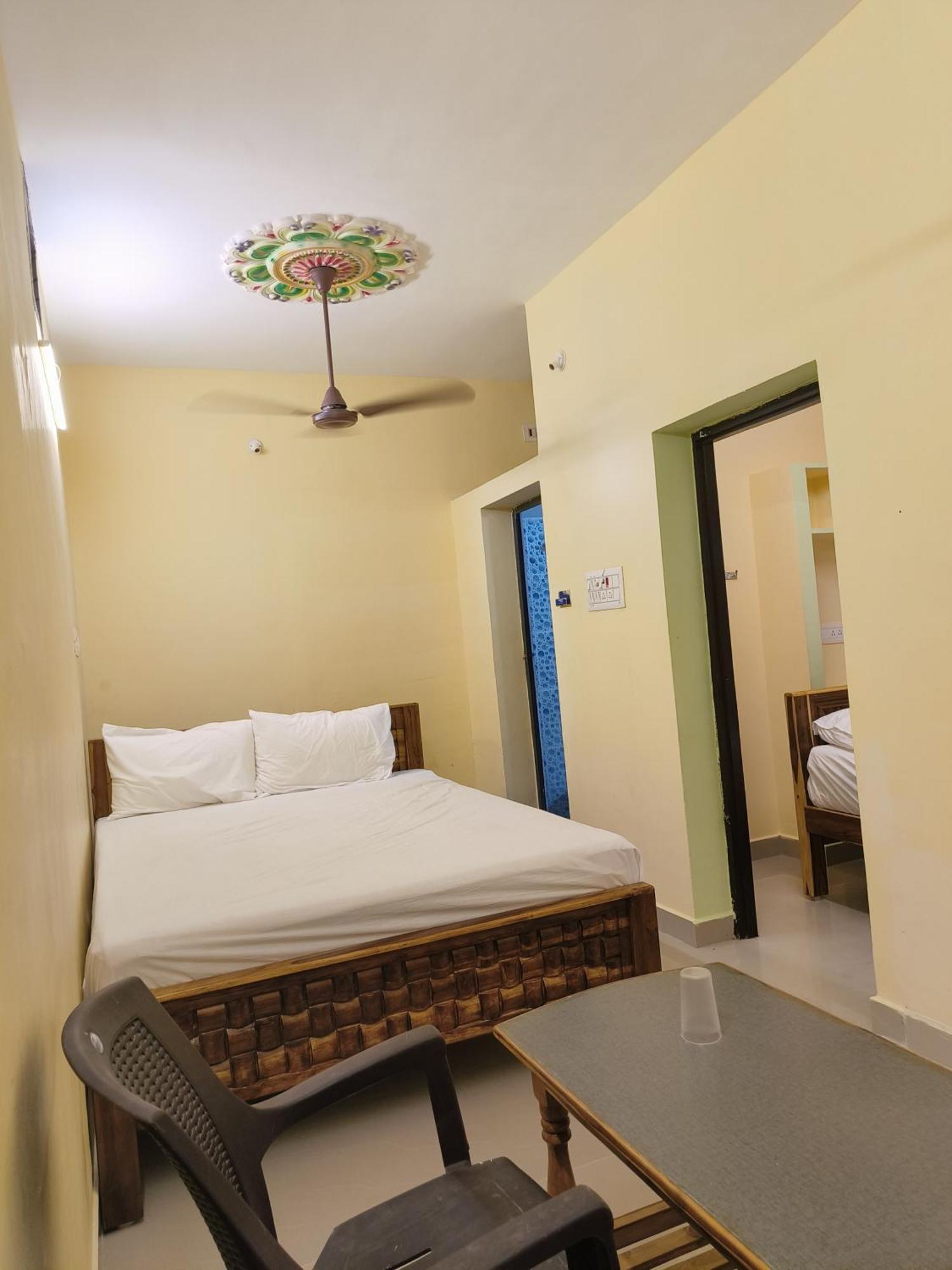Liya Guest House Tiruvannāmalai Buitenkant foto