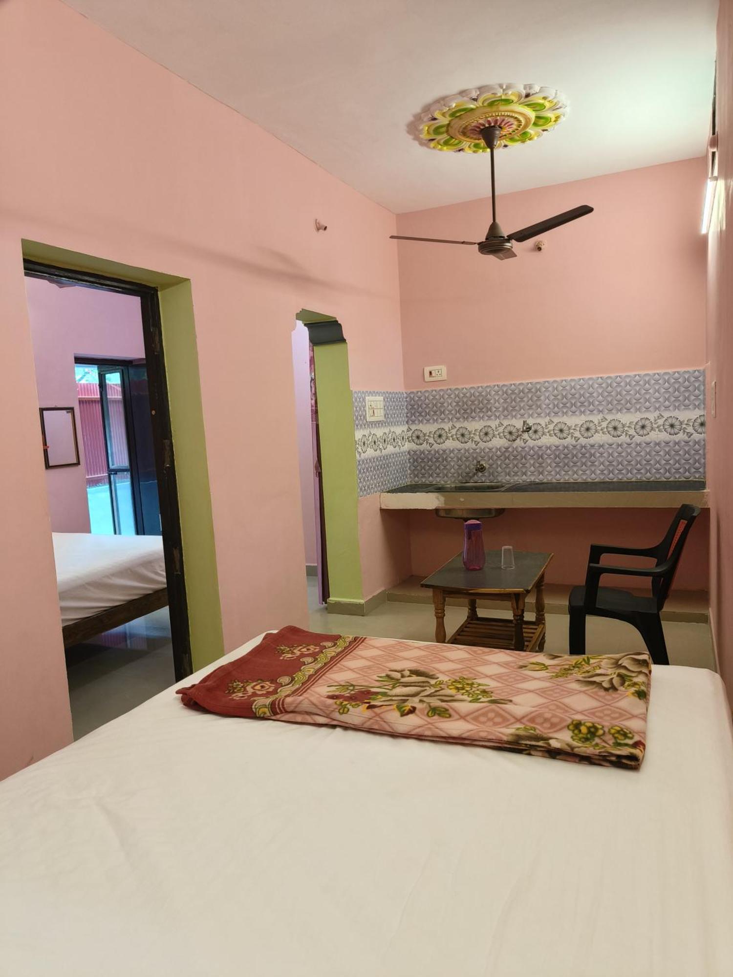 Liya Guest House Tiruvannāmalai Buitenkant foto