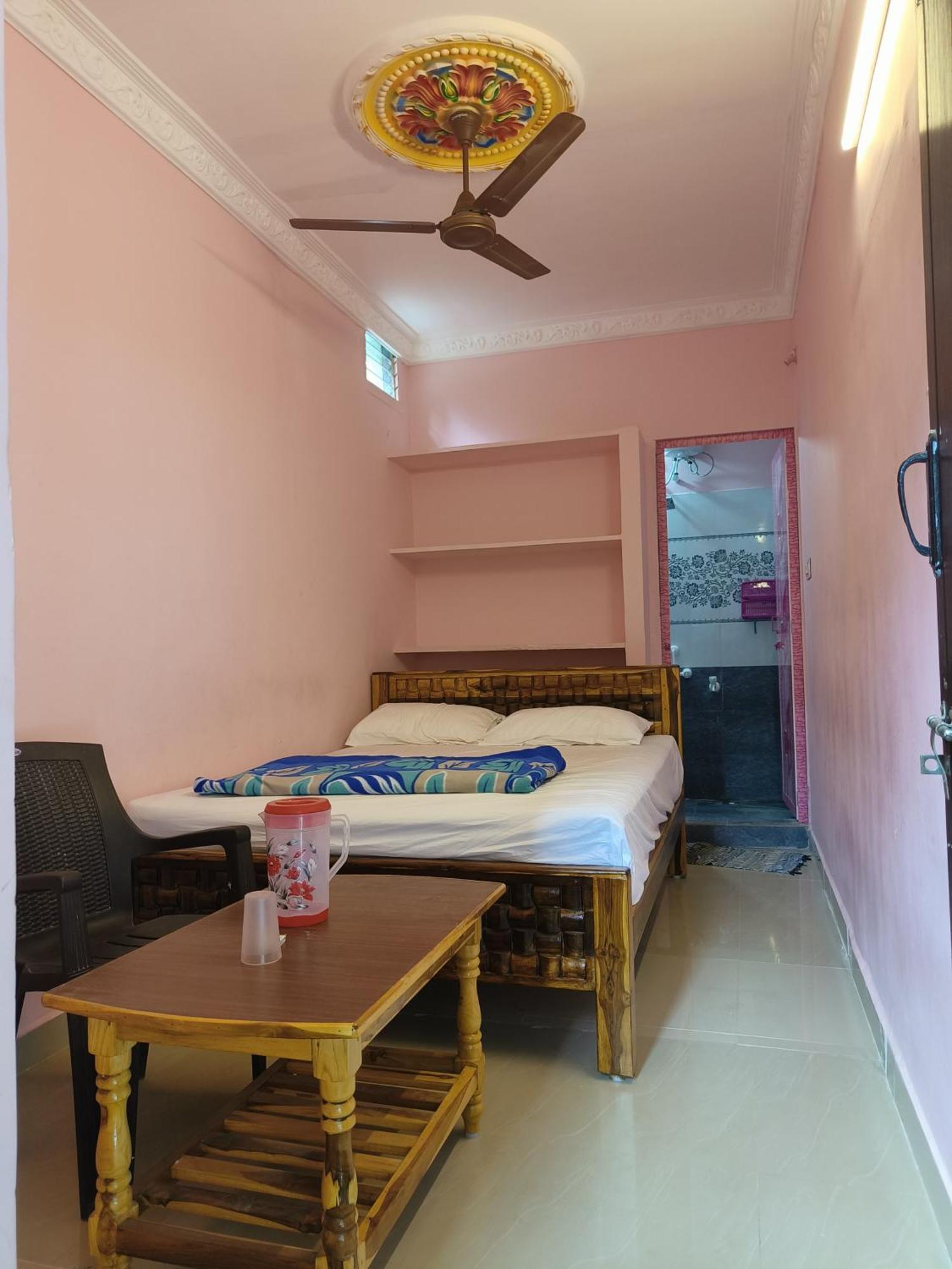 Liya Guest House Tiruvannāmalai Buitenkant foto