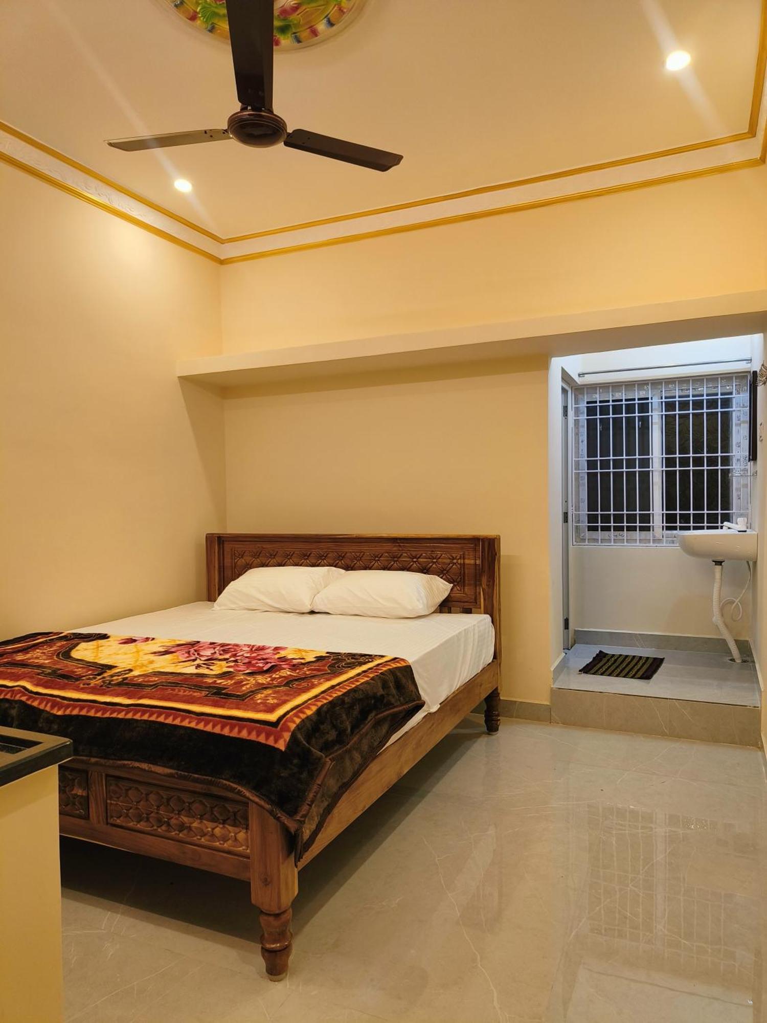 Liya Guest House Tiruvannāmalai Buitenkant foto